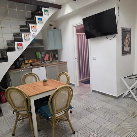 Apartamento Al Centro Di Accanto Al Crist0 Velato *
